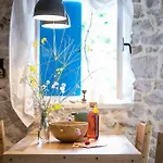 Stone House Kula Milica * Mala Cista