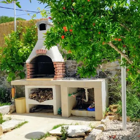 Stone House Kula Milica *