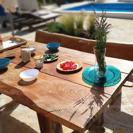 Stone House Kula Milica Ferienhaus *