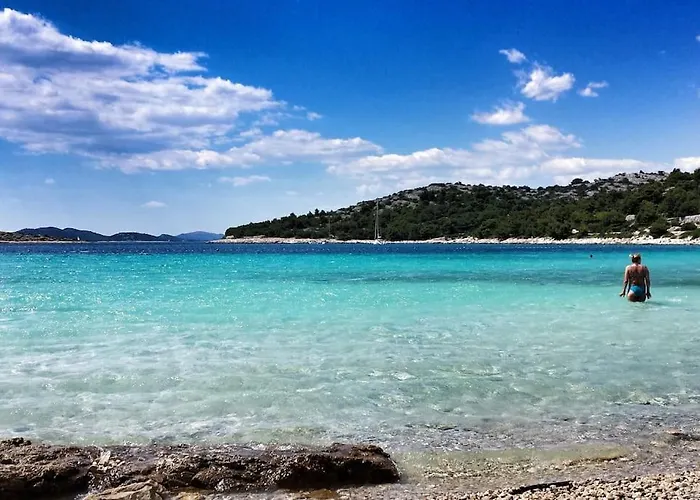 Stone House Kula Milica * Mala Cista