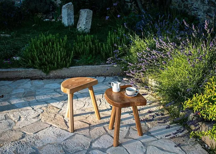 Stone House Kula Milica *