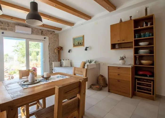 Stone House Kula Milica Mala Cista