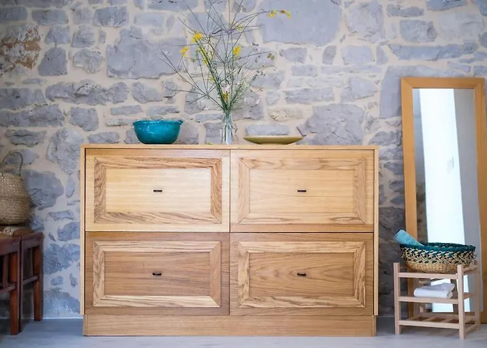 Stone House Kula Milica *