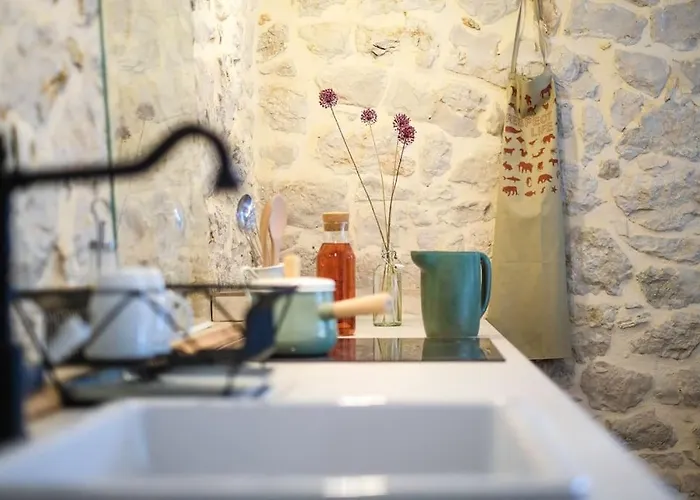 Stone House Kula Milica Mala Cista