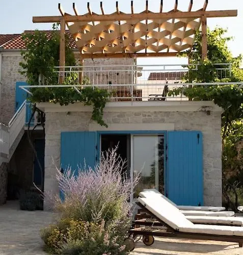 Stone House Kula Milica Mala Cista